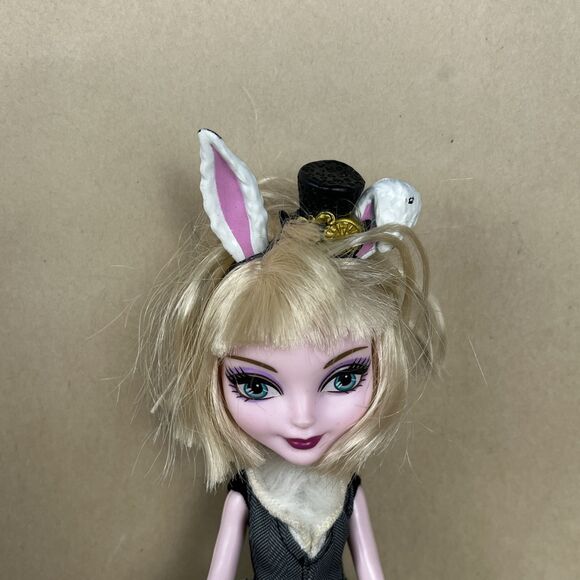 EVER AFTER HIGH Doll Bunny Blanc Doll 2012 Mattel - Picture 2 of 9